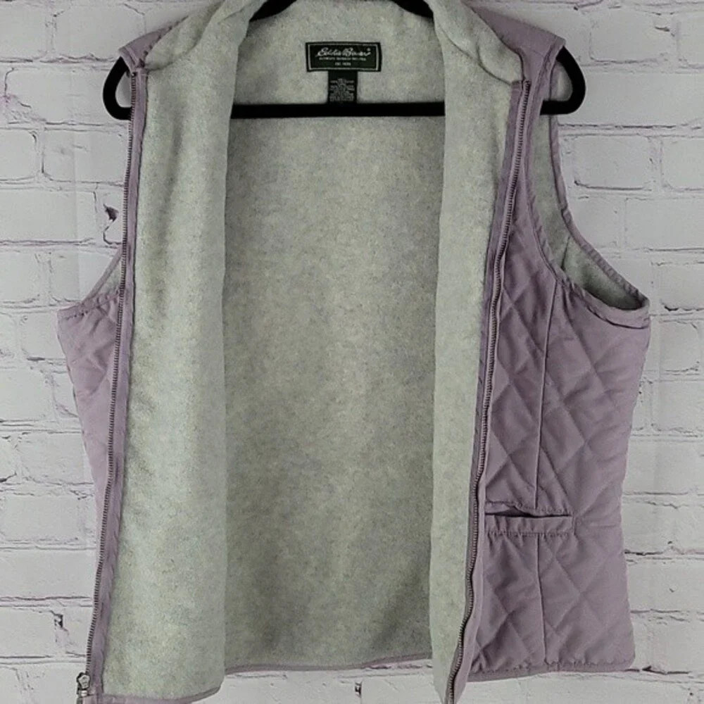 Eddie Bauer Purple Quilt Pattern Vest With Zipper Closure. Size Extra Large.